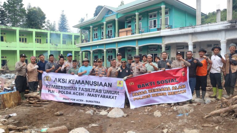 Peduli Pascabencana, Polres Bener Meriah Gotong Royong Bersihkan Dayah Terpadu Bustanul Ulum
