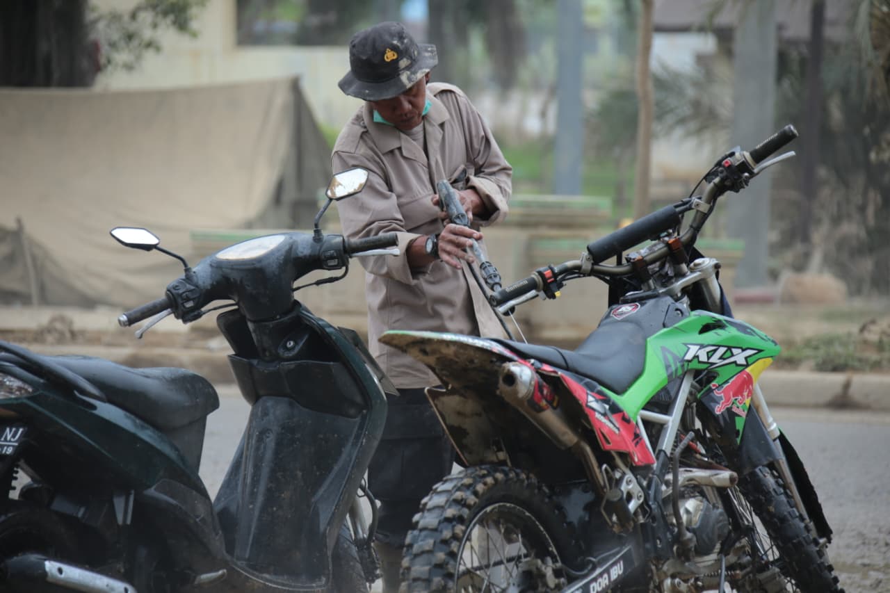 Polri Hadir di Tengah Bencana, Tim SAR Pasukan Pelopor Bantu Warga Terdampak Banjir