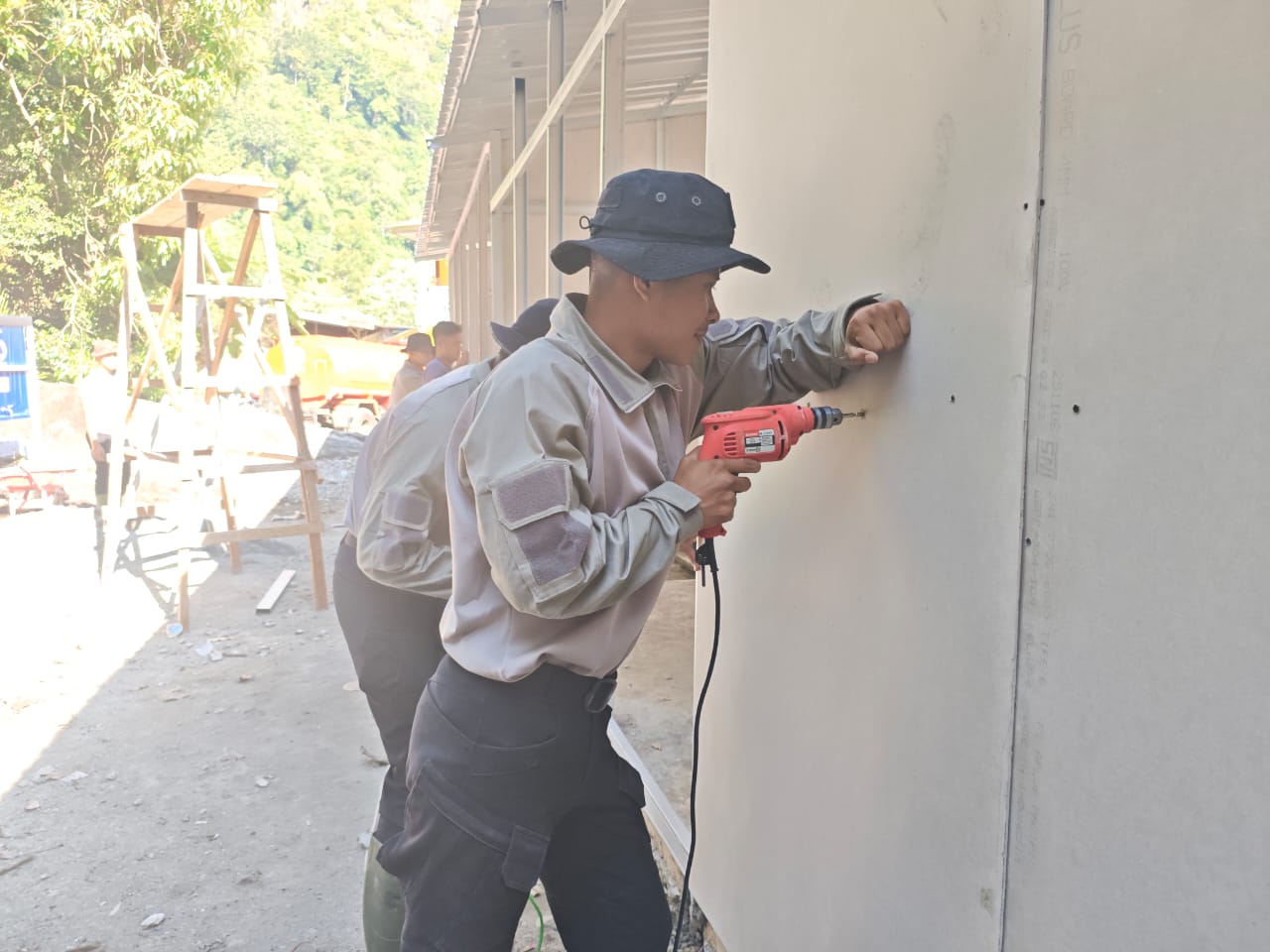Progres Pembangunan Huntara Puluik Puluik di Polda Sumatera Barat