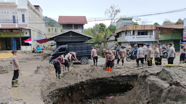 Gerak Cepat Polres Bener Meriah, Jalan Lintas Bireuen–Takengon Kembali Aman Pascabencana