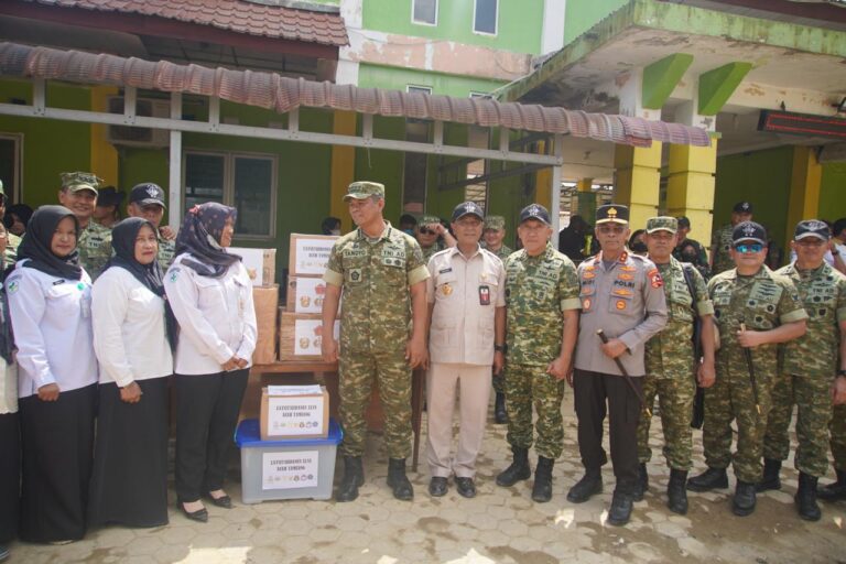 Sinergi TNI-Polri : Wakil Panglima TNI dan Gubernur Akpol Tinjau Pemulihan Pascabanjir di Aceh Tamiang