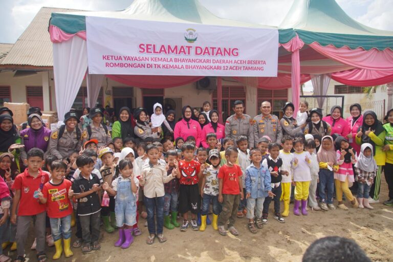 Taruni Akpol Gelar Trauma Healing bagi Siswa TK Bhayangkari Terdampak Banjir di Aceh Tamiang