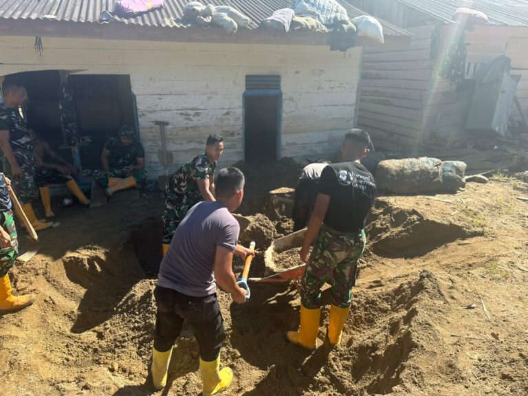 Pulihkan Kehidupan Pascabanjir, Brimob Batalyon C Bersinergi Bangun Air Bersih dan Fasilitas Warga di Batang Toru