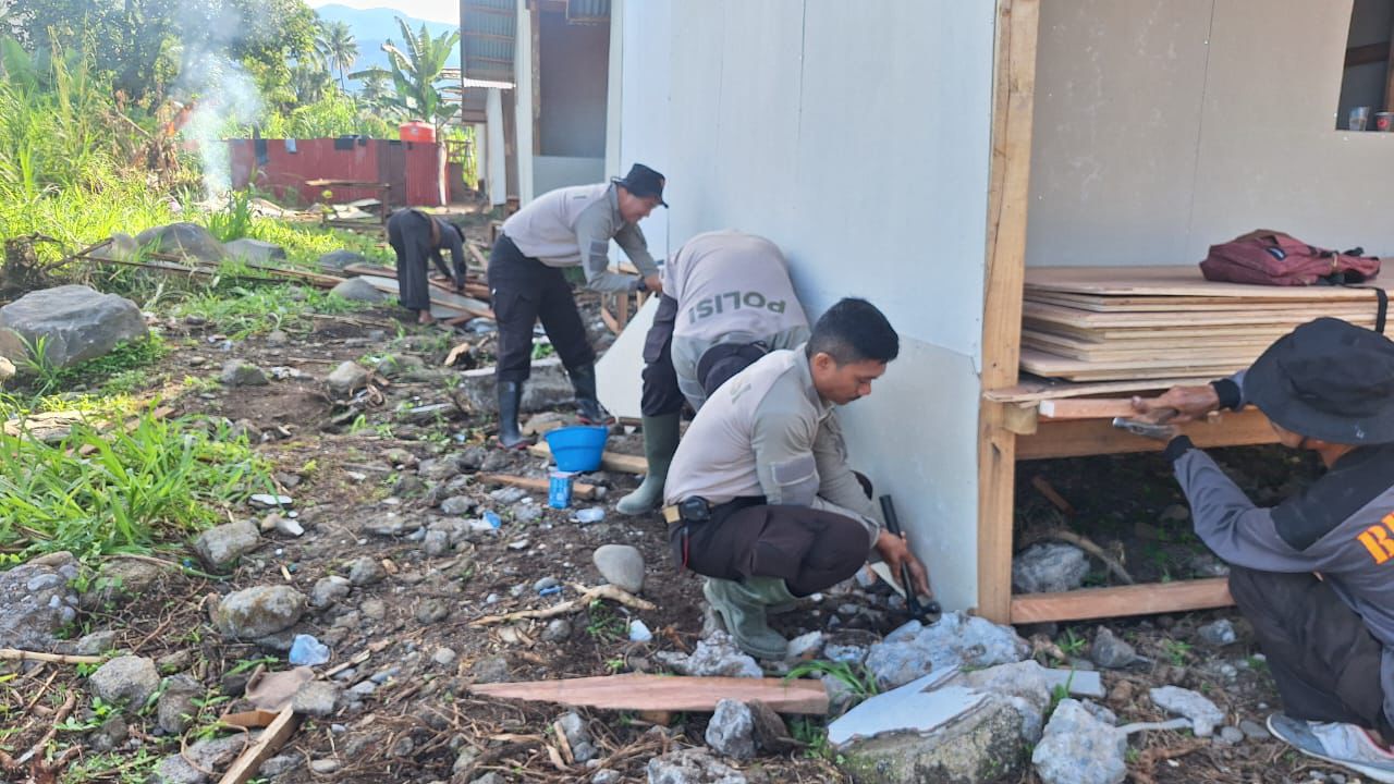 Polri Bangun 100 Unit Huntara untuk Warga Terdampak Bencana di Kapalo Koto, Padang