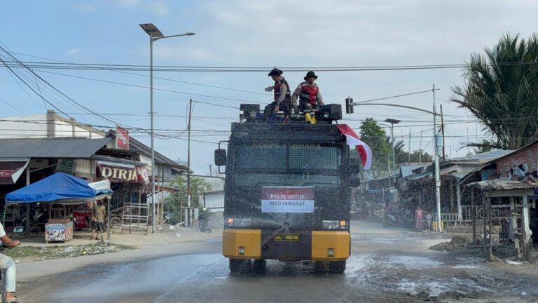 Aksi Humanis Polres Pidie Jaya Tuai Apresiasi Warga, Debu Pascabanjir Berhasil Dikendalikan