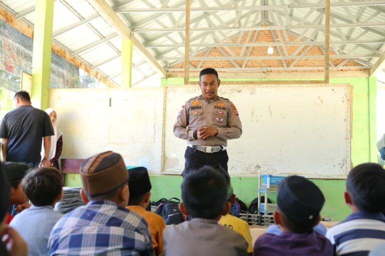 Dari Kepedulian untuk Masa Depan: Polri–Universitas Jambi Bantu Pelajar Aceh Tamiang
