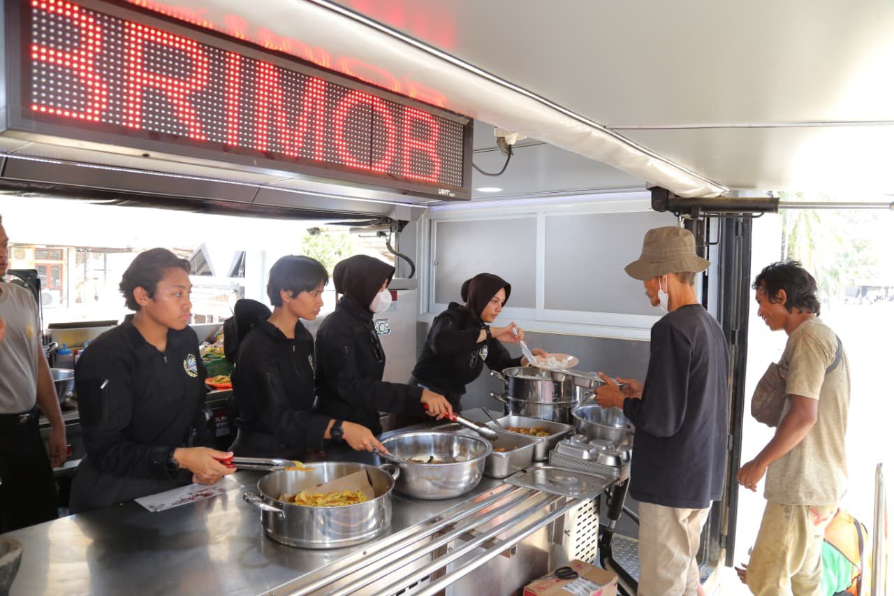 Hari ke-6 Latsitardanus 2026, Taruna Akpol Masak di Dapur Lapangan untuk Ratusan Warga Aceh Tamiang