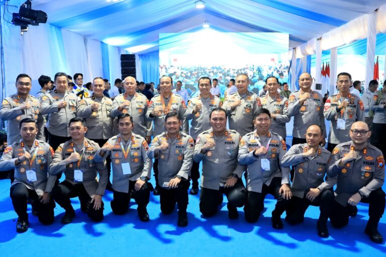 Presiden Prabowo Anugerahkan Tanda Kehormatan kepada Polri atas Dukungan Ketahanan Pangan Nasional