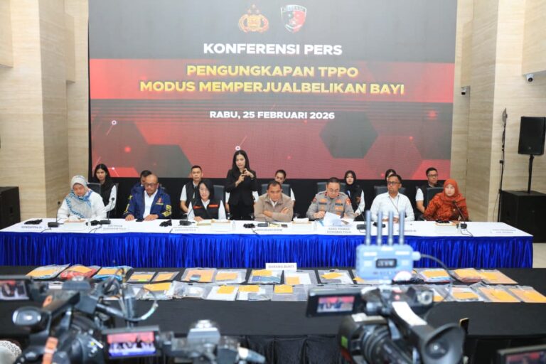 Polri Bongkar Jaringan Nasional Perdagangan Bayi, 12 Tersangka Ditangkap dan 7 Bayi Diselamatkan