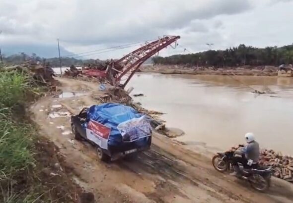 Wujudkan Kepedulian Polri, Polres Aceh Timur Salurkan Bantuan Logistik Kapolri ke 14 Titik Pengungsian Banjir