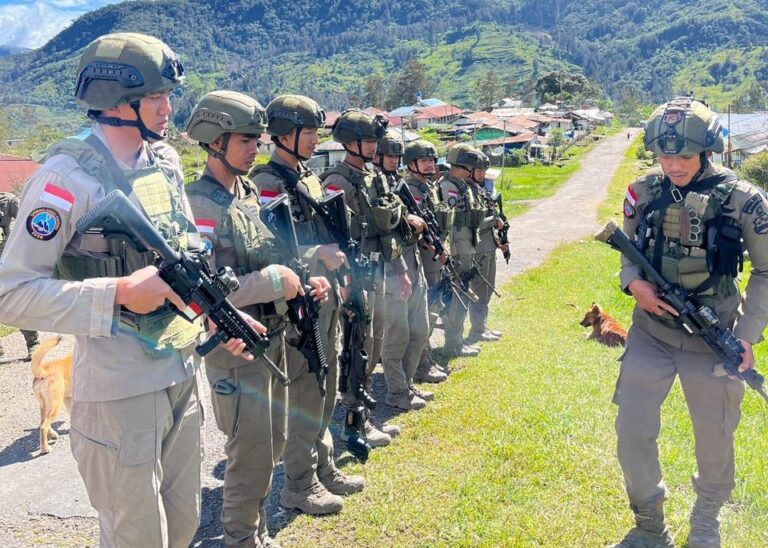 Humanis dan Presisi, Satgas Ops Damai Cartenz 2026 Hadirkan Rasa Aman dalam Patroli dan Pengamanan Ibadah di Sinak