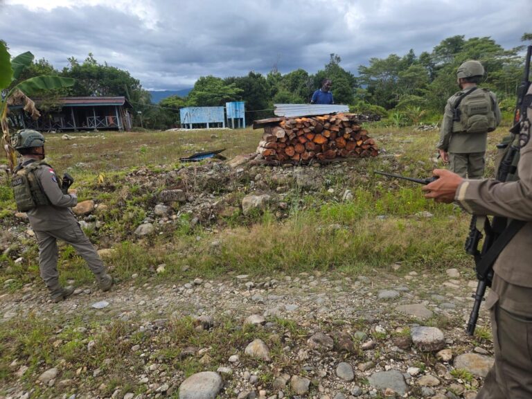 Bangun Kedekatan dengan Masyarakat, Satgas Damai Cartenz Intensifkan Patroli Humanis di Nduga