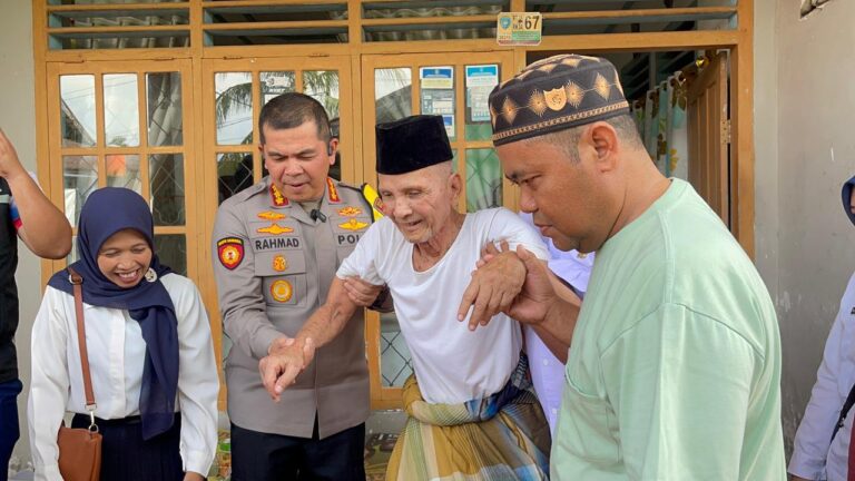 Kapolresta Bengkulu bersama Stakeholder Hadirkan Harapan, 12 Warga Terima Kursi Roda Bantuan Kemanusiaan