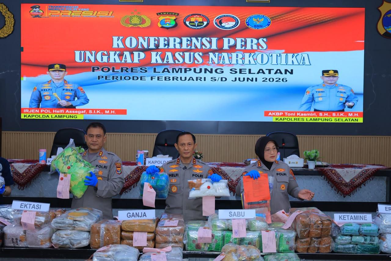 Polda Lampung Berhasil Gagalkan Penyelundupan Narkoba Senilai RP 235 Miliyar Di Bakauheni, 24 Tersangka Diamankan