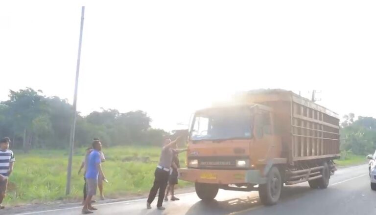 Polisi dan Warga Berhasil Hentikan Truk Rem Blong, Cegah Korban Jiwa di Tulang Bawang
